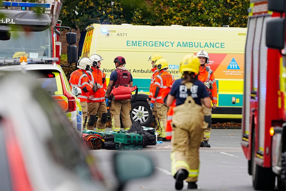 Emergency services at the scene of a stabbing at Heaton Park Hebrew Congregation synagogue, in Crumpsall, Manchester, England, Thursday Oct. 2, 2025. (Peter Byrne/PA via AP)