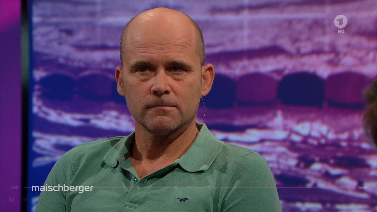 Der ehemalige Wasserspringer Jan Hempel spricht über den Missbrauch durch seinen Trainer.