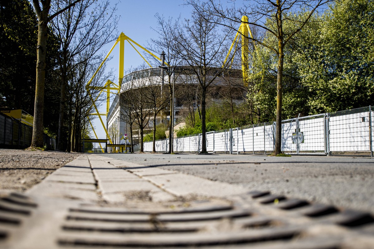 Fu�ball: 1. Bundesliga, Saison 2019/2020. Au�enansicht des Signal-Iduna-Park von Borussia Dortmund. *** Football 1 Bundesliga, Season 2019 2020 Exterior view of the Signal Iduna Park of Borussia Dortm ...
