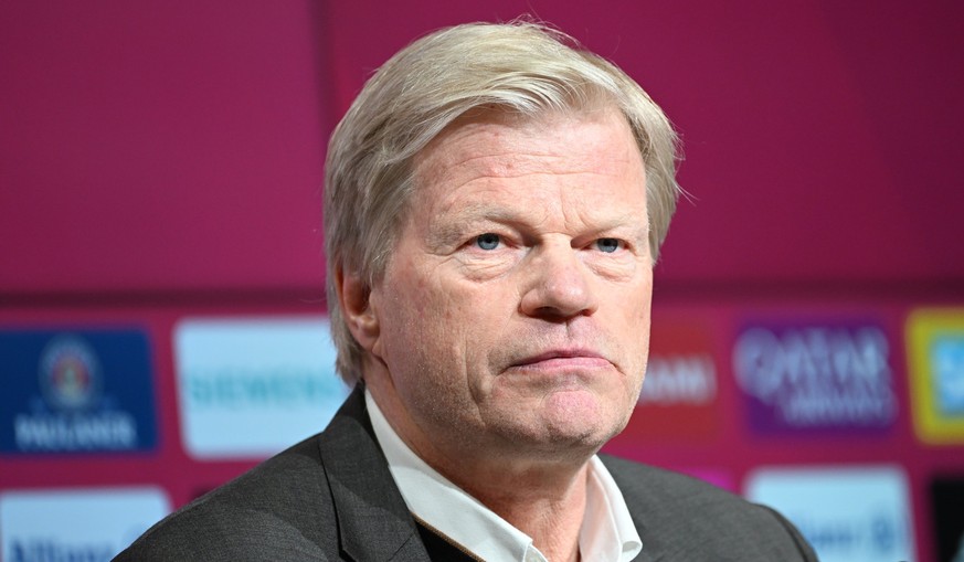 25.03.2023, Bayern, München: Fußball: Bundesliga. Vorstandschef Oliver Kahn bei einer Pressekonferenz nach dem Trainerwechsel beim FC Bayern München. Kahn hat die Einigung der europäischen Club-Verein ...