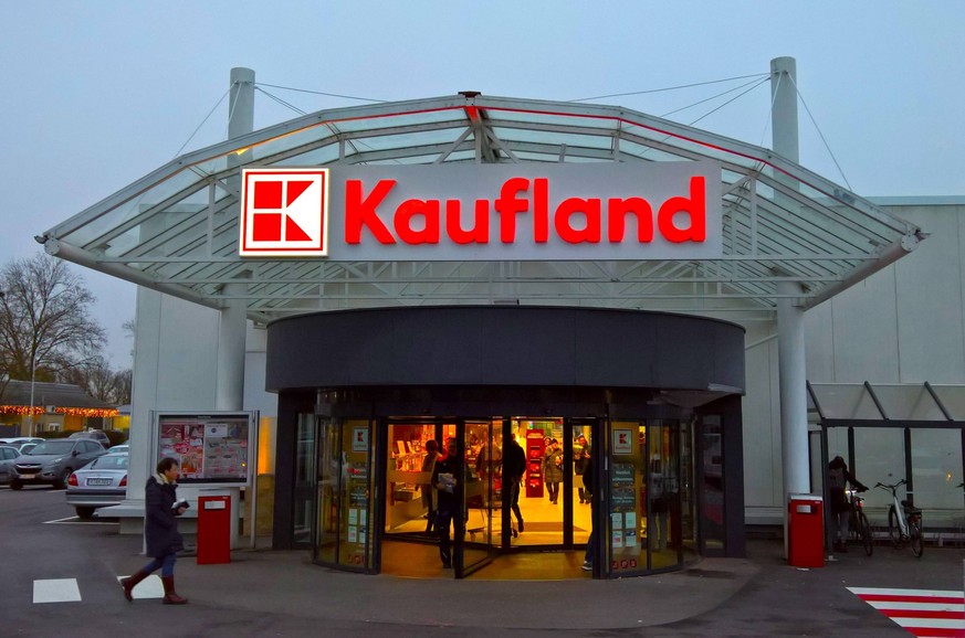 Die Kaufland Stiftung und Co KG ist ein Unternehmen des Lebensmitteleinzelhandels mit Sitz in Neckarsulm. Sie betreibt 1487 Filialen und ist neben Deutschland in sieben weiteren Ländern vertreten. Der ...