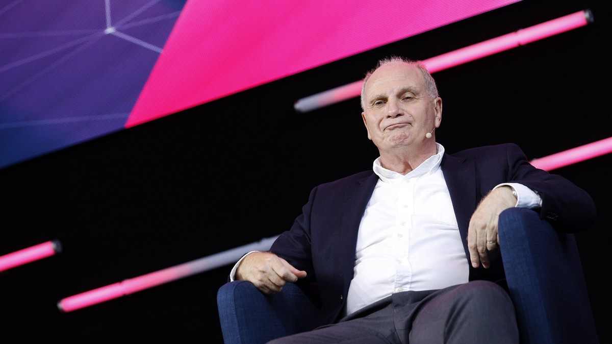 Uli Hoeneß bei Europas führender Digitalisierungsinitiative auf Entscheider-Level DIGITAL X in der Koelnmesse. Köln, 08.09.2021 *** Uli Hoeneß at Europes leading digitalization initiative at decision- ...