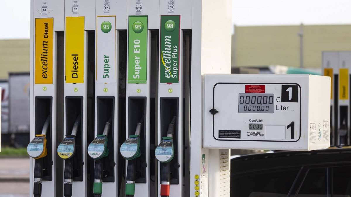 Benzinpreise könnten sinken Warum Tanken 2025 billiger wird