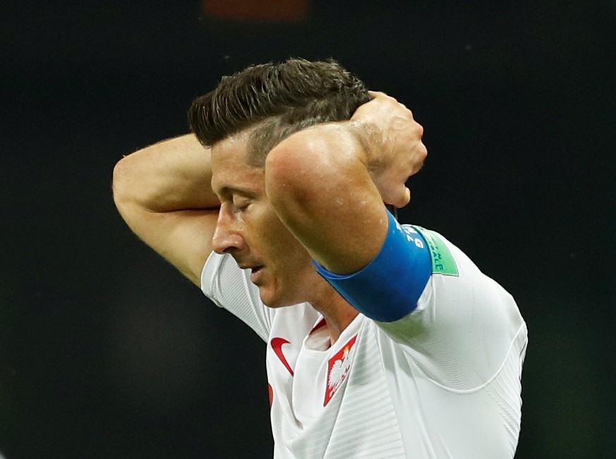 Soccer Football - World Cup - Group H - Poland vs Colombia - Kazan Arena, Kazan, Russia - June 24, 2018 Poland&#039;s Robert Lewandowski looks dejected REUTERS/John Sibley