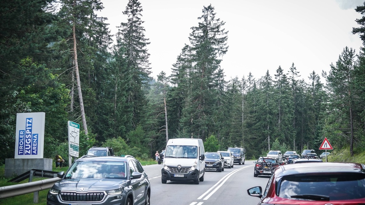 22.07.2023 Österreich, Tirol, Fernpass, Lechtaler Alpen, Mieminger Gebirge, Zugspitze, Wettersteingebirge, Passhöhe, Ehrwald, Grubigstein, Wannig, Loreakopf, Fernpassstraße, B179, Reutte, Lermoostunne ...