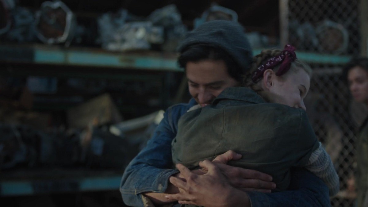 Die Geschwister Jughead und Jellybean aus &quot;Riverdale&quot;.