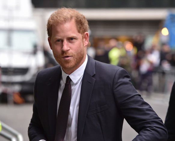 6 de junio de 2023, Gran Bretaña, Londres: El príncipe Harry, duque de Sussex, llega ante el Tribunal Superior de Londres.  El príncipe Harry está listo para testificar contra un editor de tabloides en un tribunal de Londres.  B...