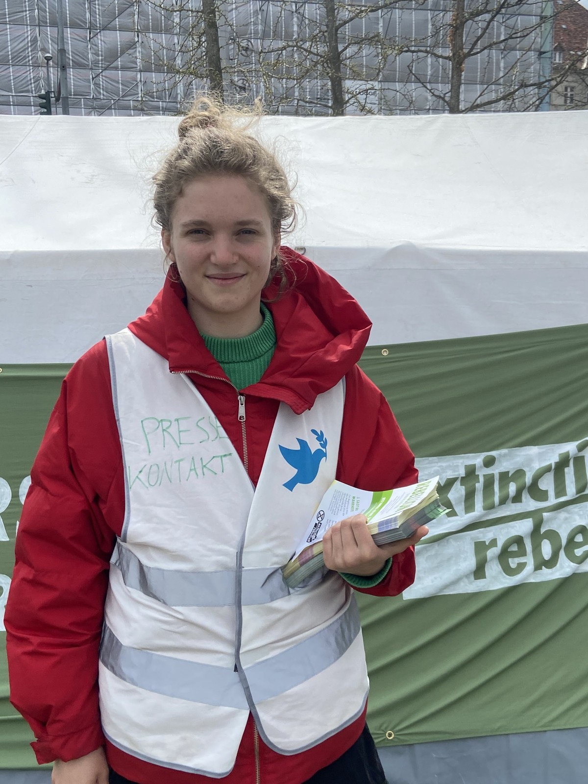 Sie wollen die Energiewende und den Klimawandel: "Extinction Rebellion" sind in Berlin unterwegs. Zwischen zwei Ministerien haben sie ihre Zelte aufgestellt. Das Camp plant für mehrere Tage ...