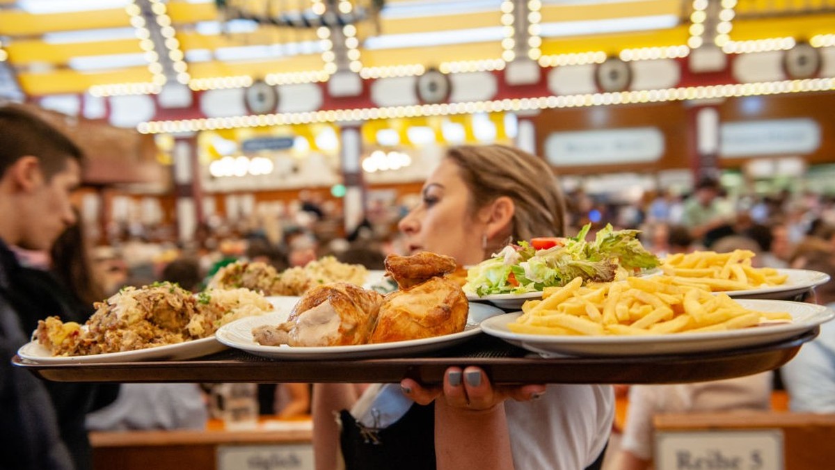 September 24th, Munich. After a very busy weekend at the Oktoberfest grounds, the first Monday was a pleasant, relaxing day. Oktoberfest is the world's largest beer celebration and typically draw ...