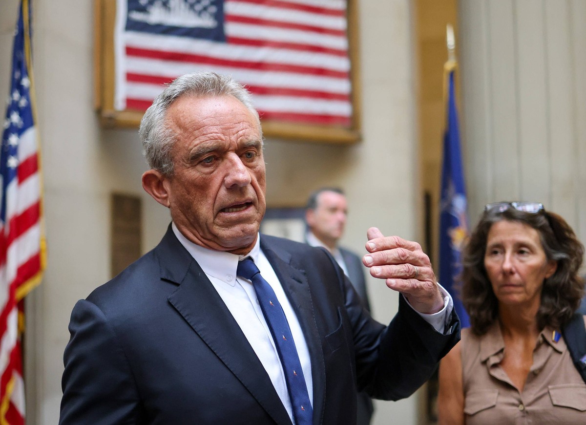 MINEOLA, NEW YORK - AUGUST 21: Robert F. Kennedy Jr at Supreme Court in Mineola, New York to appeal a ballot suit. Last week, A New York judge ruled that Kennedy should not appear on the state ballot  ...