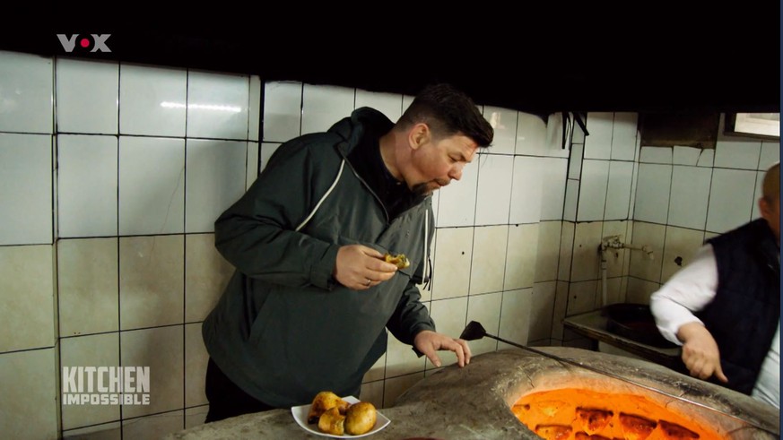 Normalerweise reiste Tim Mälzer für "Kitchen Impossible" ins Ausland, wie hier nach Usbekistan.