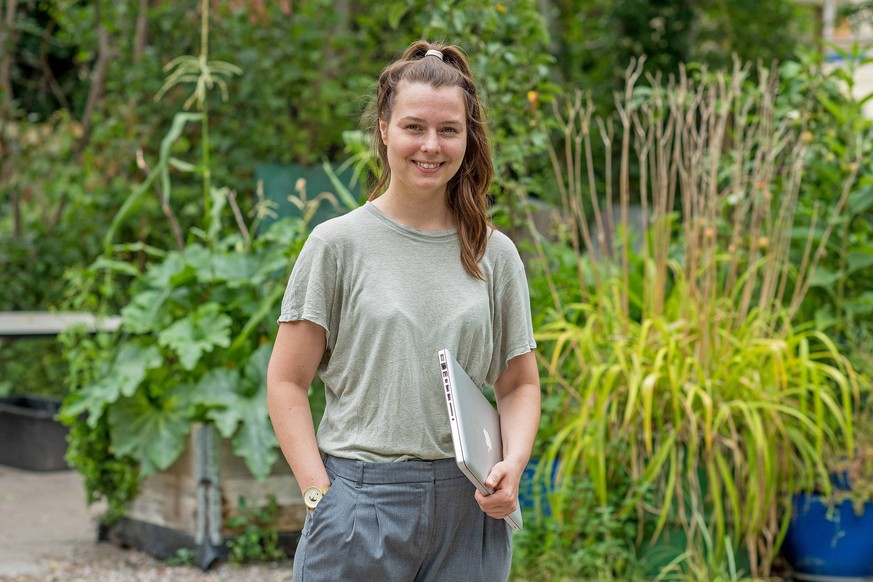 Die Gruenderin des Blogazine The ORNC , Laura Mitulla (24), am 30.07.2019 in Berlin. Laura Mitulla bezeichnet sich selbst als gruene Minimalistin und schreibt zu Themen Nachhaltigkeit, bewusstem Konsu ...