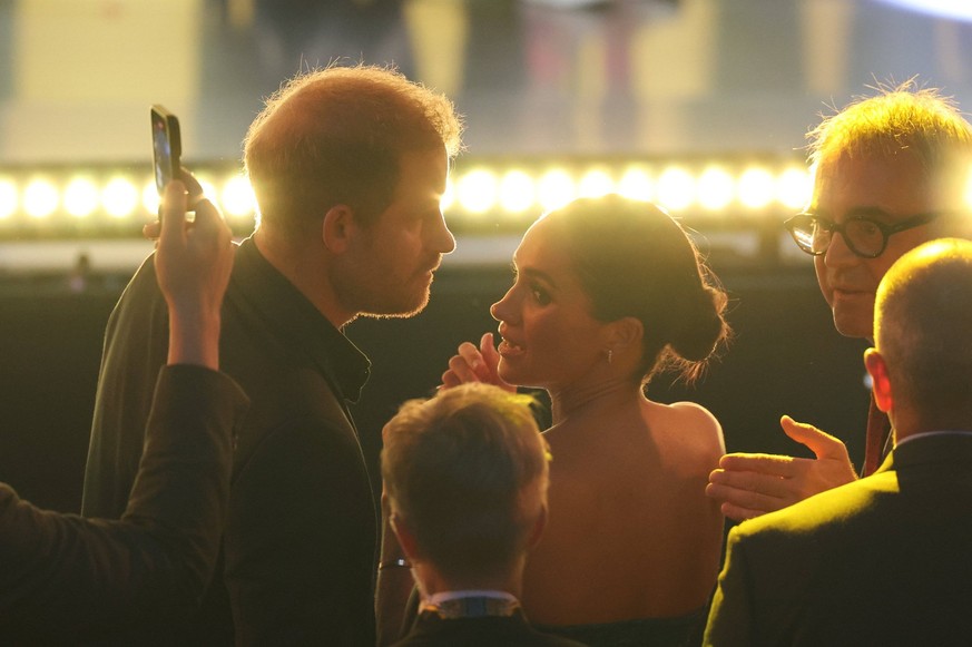 . 16/09/2023. Dusseldorf, Germany. Prince Harry and Meghan Markle, the Duke and Duchess of Sussex, at the closing ceremony of the Invictus Games in Dusseldorf, Germany. Picture by Stephen Lock / i-Ima ...