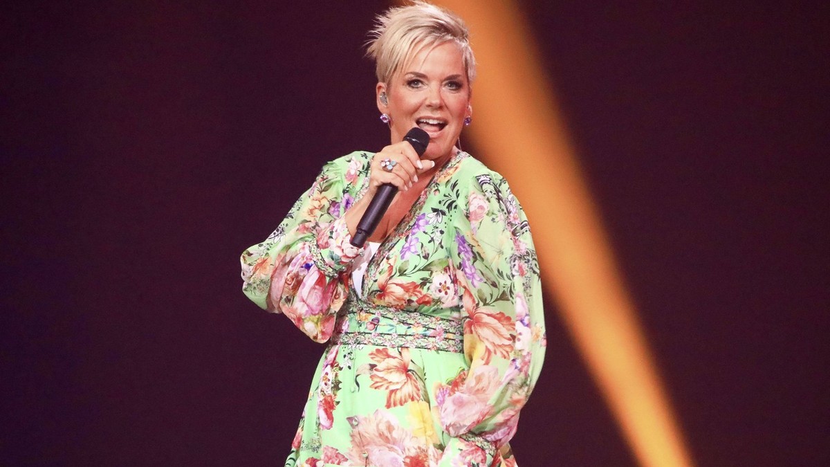 Inka Bause in der TV Show Schlagerbooom 2024 - Alles funkelt Alles glitzert in der Dortmunder Westfalenhalle. Dortmund, 19.10.2024 *** Inka Bause in the TV show Schlagerbooom 2024 Alles sparkelt Alles ...