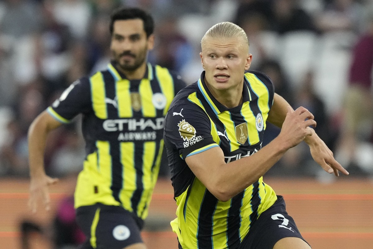Manchester City&#039;s Erling Haaland in action during the English Premier League soccer match between West Ham United and Manchester City at the London Stadium in London, England, Saturday, Aug. 31,  ...