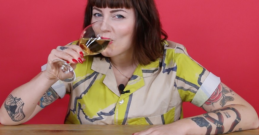 "Sorry, only in English" – Toyahgurl hat ein Problem mit Berliner Barkeepern