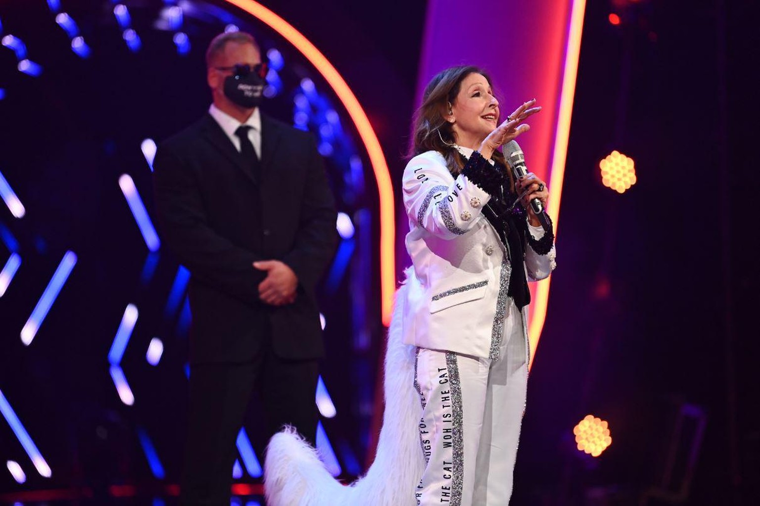 Masked Singer Vicky Leandros Als Katze Enthullt Bulent Ceylans Mama Ahnte Es