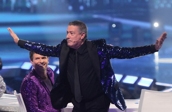 07.05.2022, Nordrhein-Westfalen, Köln: Gastjuror Joachim Llambi bedankt sich bei den Zuschauern im Finale der RTL-Sendung &quot;Deutschland sucht den Superstar&quot; (DSDS). Foto: Roberto Pfeil/dpa ++ ...