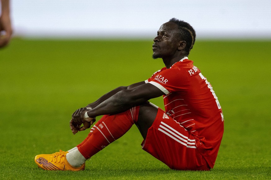 Sadio Mane FC Bayern Muenchen, 17 ist verletzt muss ausgewechselt werden, GER, FC Bayern Muenchen FCB vs. SV Werder Bremen SVW, Fussball, Bundesliga, 14. Spieltag, Spielzeit 2022/2023, 08.11.2022, DFB ...