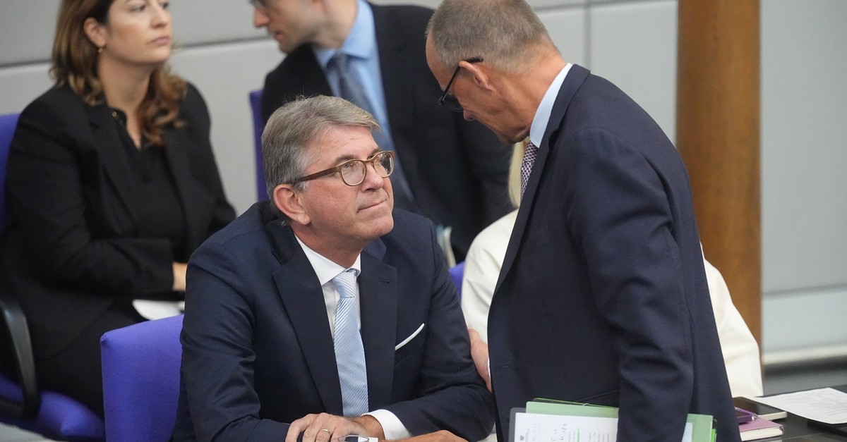 Gedichtband "Kopfpilz" aufgetaucht: Weimers lyrisches Frühwerk irritiert