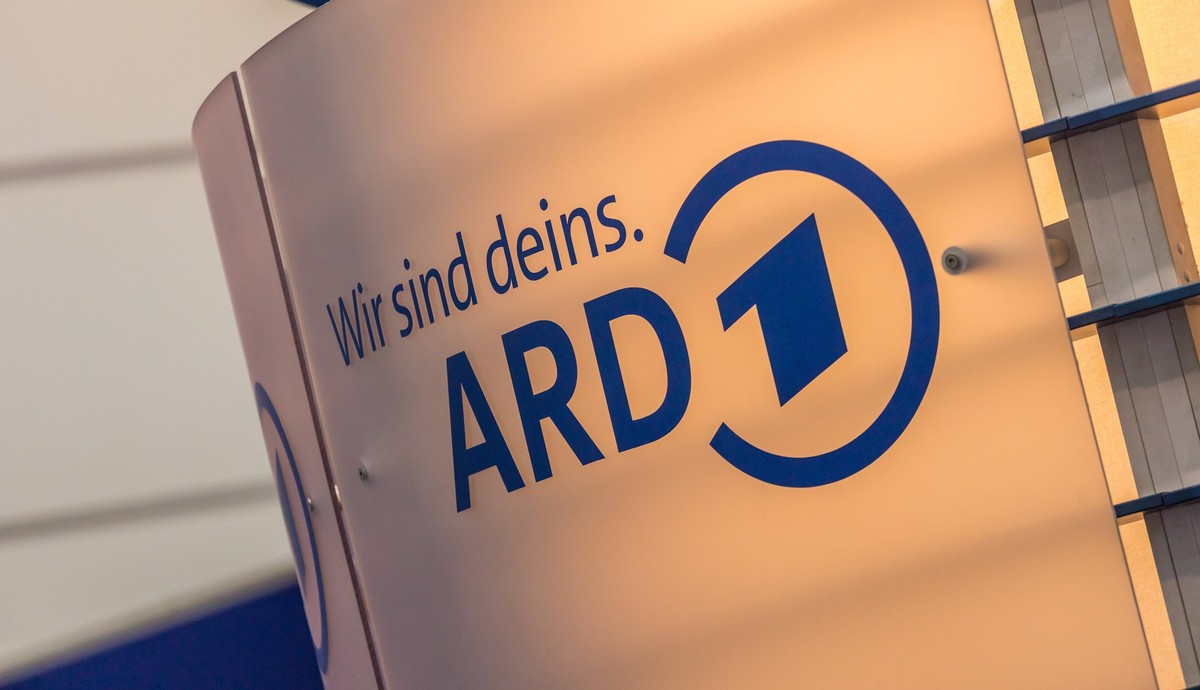 Nach drei Jahren der Abstinenz findet 2023 wieder die Leipziger Buchmesse statt. Wir sind Deins, das Logo der ARD Arbeitsgemeinschaft der öffentlich rechtlichen Rundfunksender Deutschlands MDR NDR, SW ...