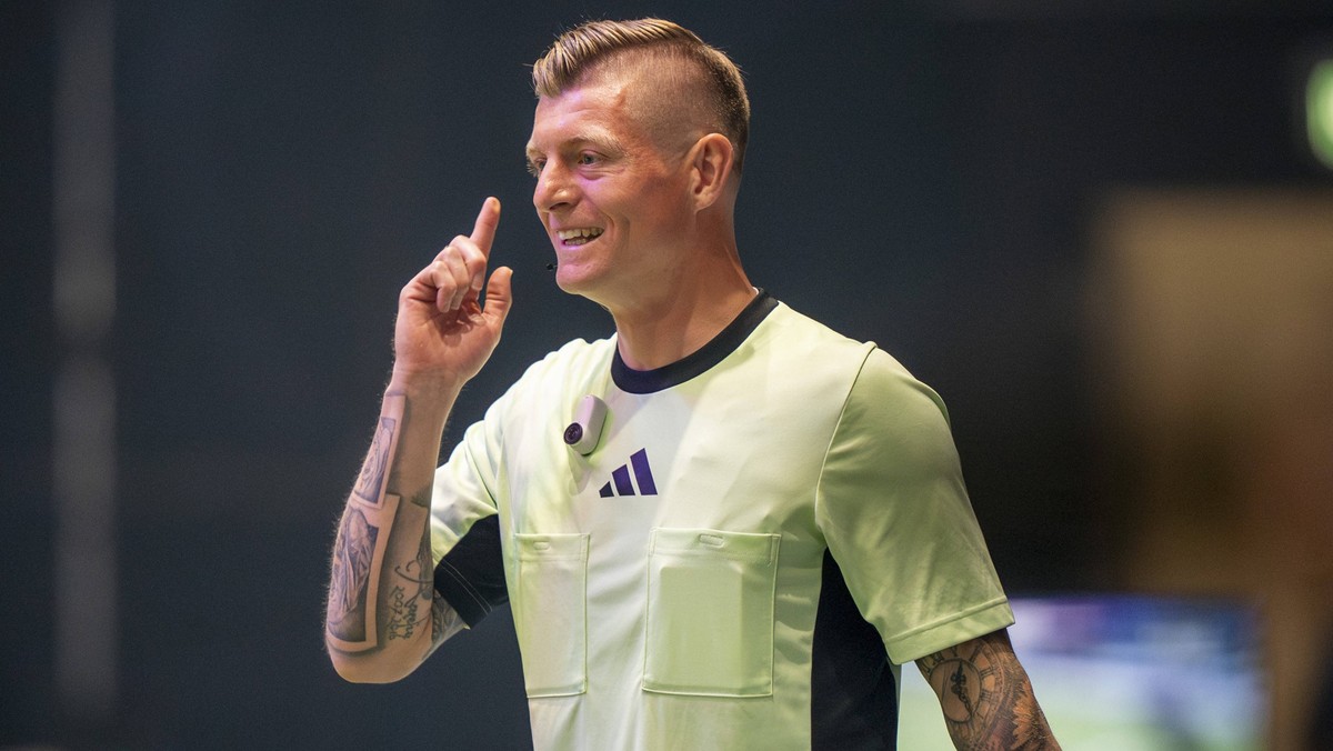 Toni Kroos ehemaliger Fussballprofi und Nationalspieler hier in der Funktion als Schiedsrichter im Schiedsrichter Trikot bei der Icon League. 28.04.2025, Fussball, The Icon League, GER, D