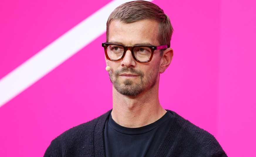 Joko Winterscheidt warnt vor Betrug mit seinem Namen "Ignoriert die Scheiße"