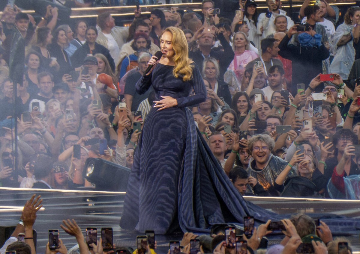 Adele performs her opening night concert at the specially built open-air arena in Munich Featuring: Adele Where: Munich, Germany When: 02 Aug 2024 Credit: Cover Images EDITORIAL USE ONLY. RESTRICTED T ...