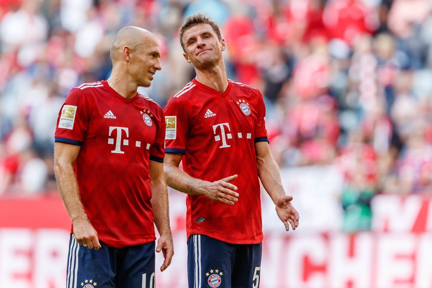 Muenchen, Deutschland, 15.09.2018, 1. Bundesliga 3. Spieltag, FC Bayern Muenchen - Bayer 04 Leverkusen, Arjen Robben (FCB) und Thomas Mueller (FCB) diskussion ( DeFodi048 *** Muenchen Germany 15 09 20 ...