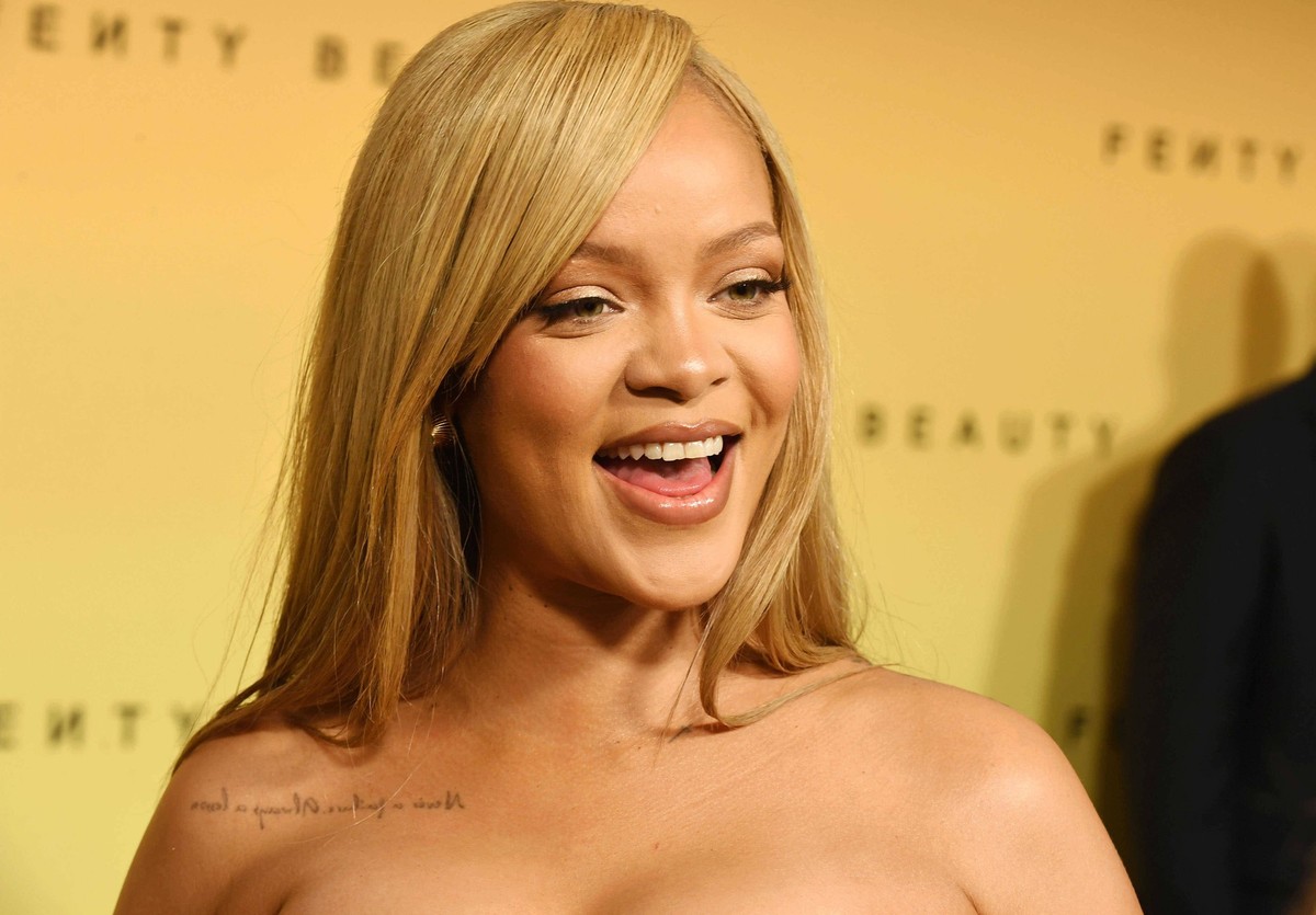 Rihanna Celebrates New Product Launch For Her Fenty Beauty Brand In Los Angeles, California LOS ANGELES, CALIFORNIA - APRIL 27: Rihanna attends her immersive beauty event in honor of Fenty Beauty s ne ...