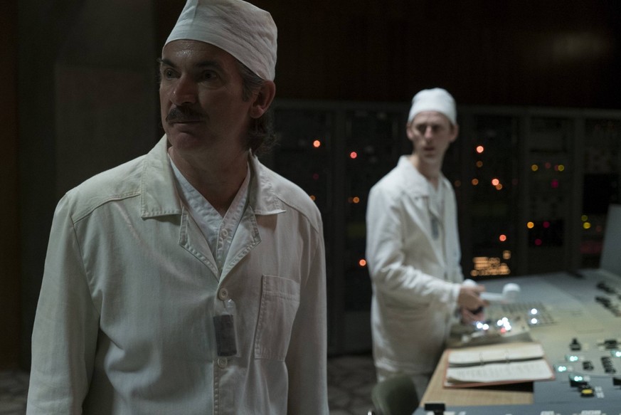 Paul Ritter, Robert Emms, Chernobyl (2019) Episode 1. Photo Credit: Liam Daniel-HBO/The Hollywood Archive Los Angeles CA PUBLICATIONxINxGERxSUIxAUTxONLY Copyright: xHBOx 33821_022THA