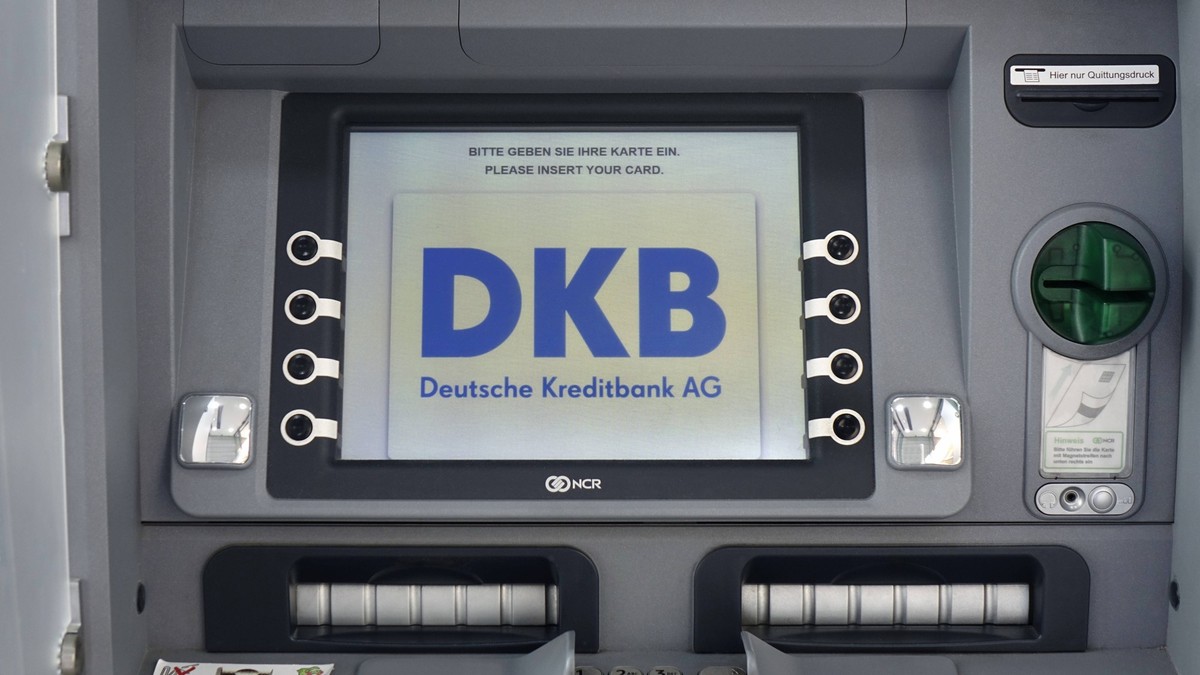 Deutsche Kreditbank AG Deutsche Kreditbank AG, 13.04.2022, Mitte, Taubenstrasse, Berlin, Die DKB hat einen Sitz in der Berliner Taubenstrasse. *** Deutsche Kreditbank AG Deutsche Kreditbank AG, 13 04 ...