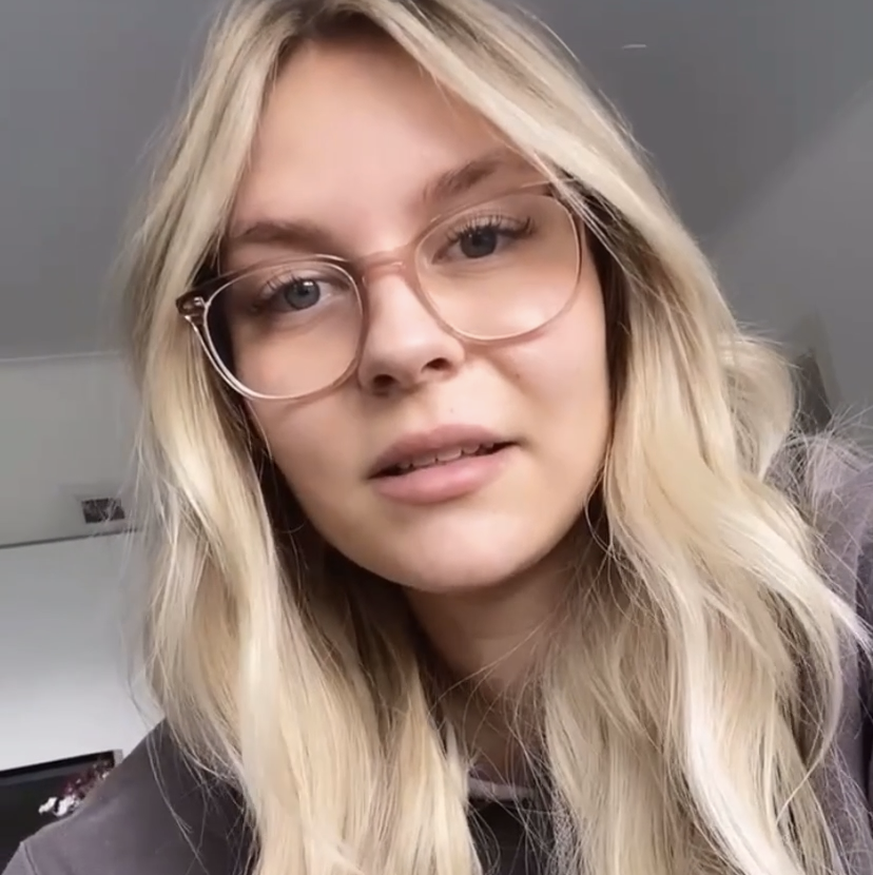 Dagi Bee hat nun eine Hassnachricht auf Instagram öffentlich gemacht, die es in sich hat.