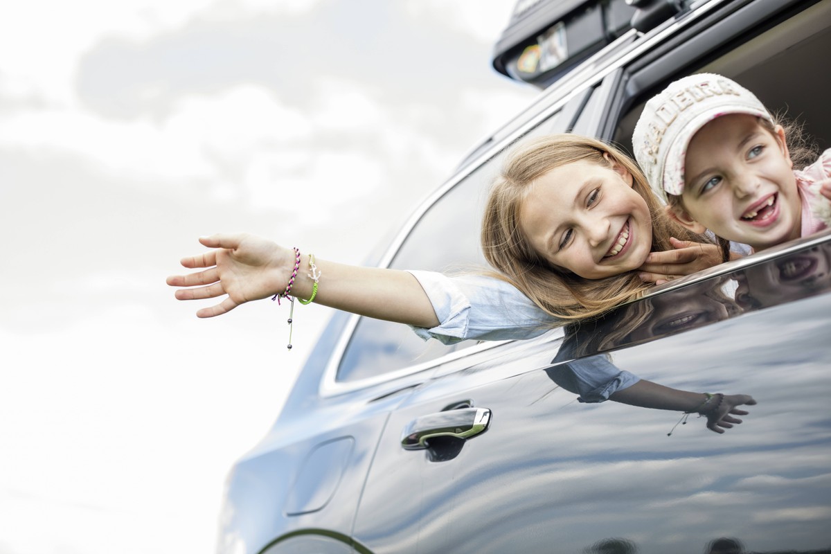 Girls sitting in car, looking out of window model released Symbolfoto property released PUBLICATIONxINxGERxSUIxAUTxHUNxONLY WESTF22367

Girls Sitting in Car Looking out of Window Model released Symbol ...