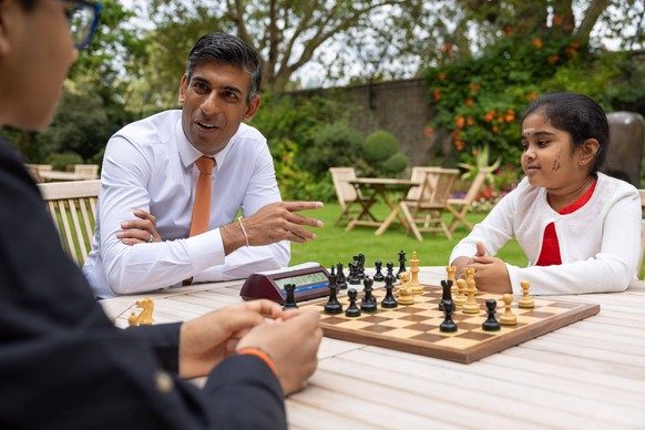 The Prime Minister hosts young chess champions 22/08/2023. London, United Kingdom. The Prime Minister Rishi Sunak, together with the Secretary of State for Digital, Culture, Media and Sport Lucy Fraze ...