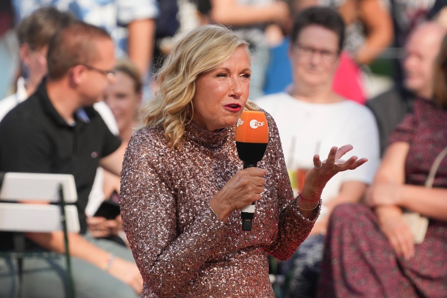 ZDF - Fernsehgarten Andrea Kiwi Kiewel - Großes Kino in der Unterhaltungsshow ZDF-Fernsehgarten in Mainz am 17.09.2023 Mainz ZDF Fernsehgarten Rheinland-Pfalz *** ZDF Fernsehgarten Andrea Kiwi Kiewel  ...