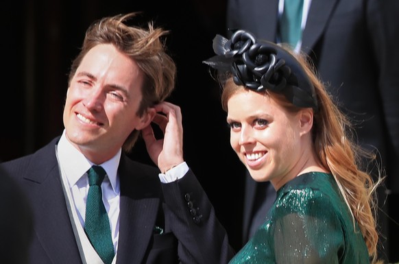 ARCHIV - 31.08.2019, Gro�britannien, London: Prinzessin Beatrice, Prinzessin von�York, und ihr Ehemann Edoardo Mapelli Mozzi stehen f�r ein�Foto. Prinzessin Beatrice hat am 18.09.2021 im Chelsea and W ...