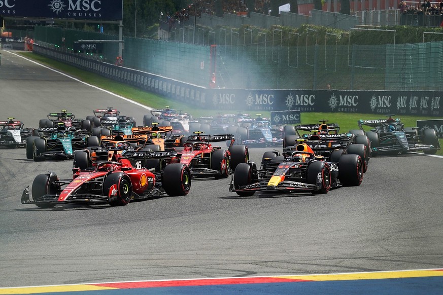 30.07.2023, Belgien, Spa: Motorsport: Formel-1-Weltmeisterschaft, Grand Prix von Belgien, Rennen: die Fahrer starten das Rennen. Foto: Hasan Bratic/dpa +++ dpa-Bildfunk +++
