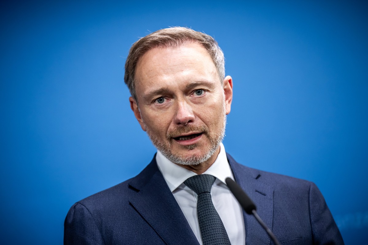 23.11.2023, Berlin: Christian Lindner (FDP), Bundesminister der Finanzen, gibt ein Pressestatement zu den Auswirkungen des Urteils des Bundesverfassungsgerichts zur Verwendung von Haushaltsmitteln. Fo ...
