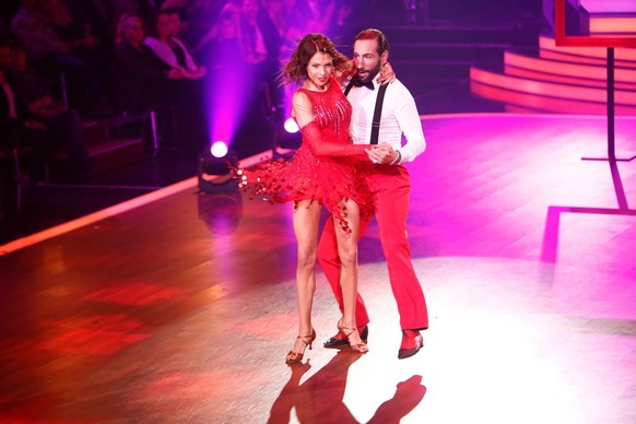 Jana Pallaske und Massimo Sinato in der RTL Show Let s Dance am 18.03.2016 in Koeln Lets Dance, RTL, 2016- 9. Staffel- 2. Show PUBLICATIONxINxGERxSUIxAUTxONLY

Jana Pallaske and Massimo Sinato in th ...