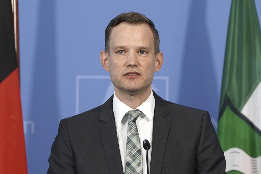 Virologe Hendrik Streeck bei der Pressekonferenz am Donnerstag, in der er die Zwischenergebnisse seiner Corona-Studie aus Heinsberg vorstellte.