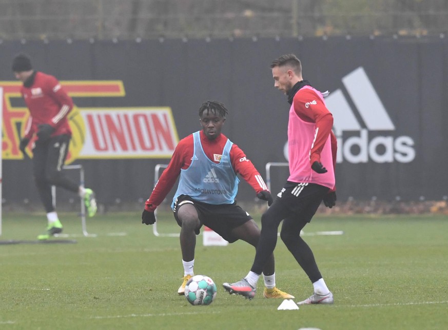 Malick Sanogo (l.) im Trainingsduell mit Marcus Ingvartsen.