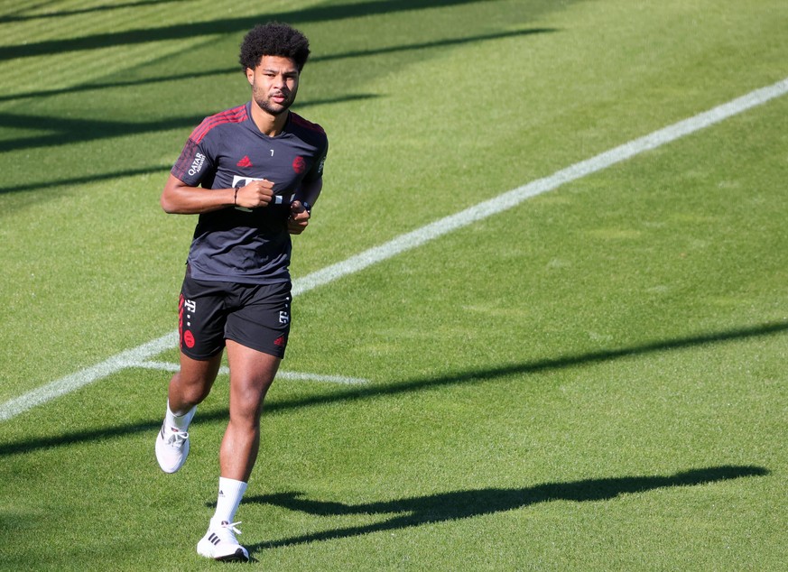 25.09.2021, FC Bayern Training Muenchen, Fussball, im Bild: Serge Gnabry FCB *** 25 09 2021, FC Bayern Training Munich, football, sports, in the picture Serge Gnabry FCB