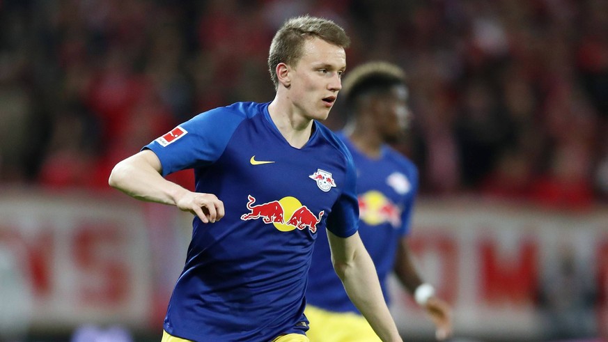 Mainz - RB Leipzig / Fussball 1.Bundesliga Mainz, 03.05.2019, Opel Arena, Fussball, 1.Bundesliga, 32. Spieltag , 1. FSV Mainz 05 vs. RB Leipzig , Im Bild: Lukas Klostermann (16, RB Leipzig) , DFL regu ...