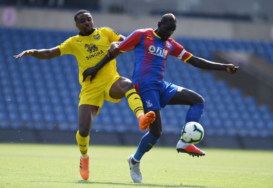 Soccer Football - Pre Season Friendly - Oxford United v Crystal Palace - Kassam Stadium, Oxford, Britain - July 21, 2018 Crystal Palace's Mamadou Sakho in action Action Images via Reuters/Alan Walter