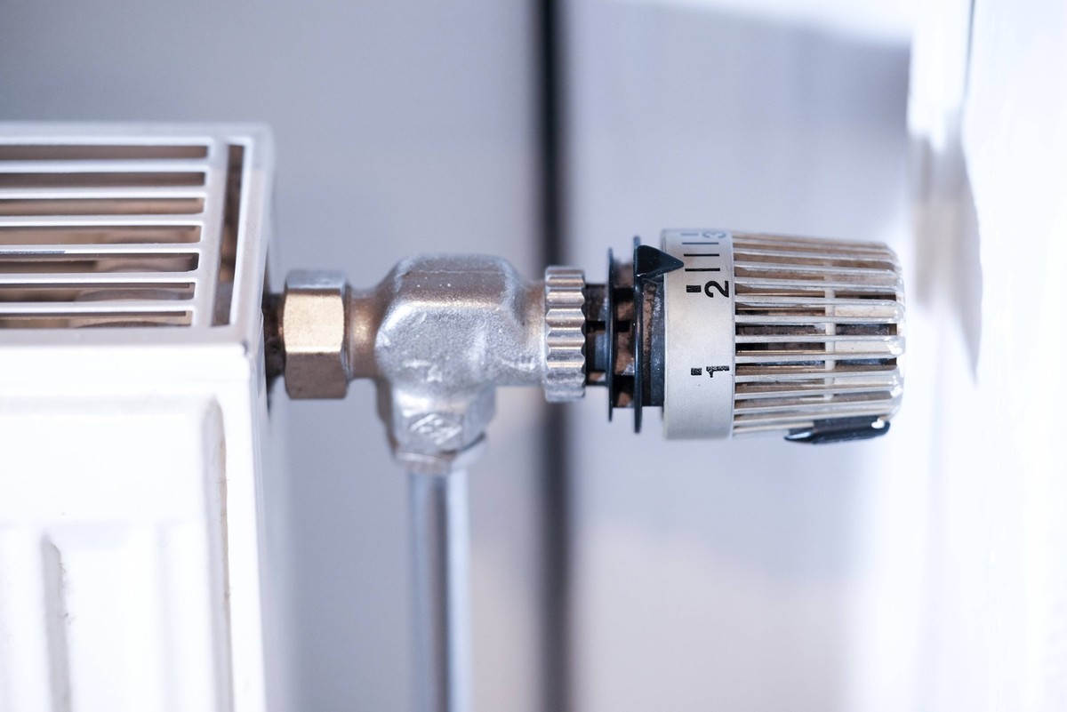 Düsseldorf 09.01.2025 Heizkosten Heizung Heizungskosten Miete Mietkosten Mietnebenkosten Nebenkosten Heizen Thermostat Wärme Kälte Wohnen Wohnung Erdöl Erdgas Mieterhöhung Wohnfläche Energiebedarf Hei ...