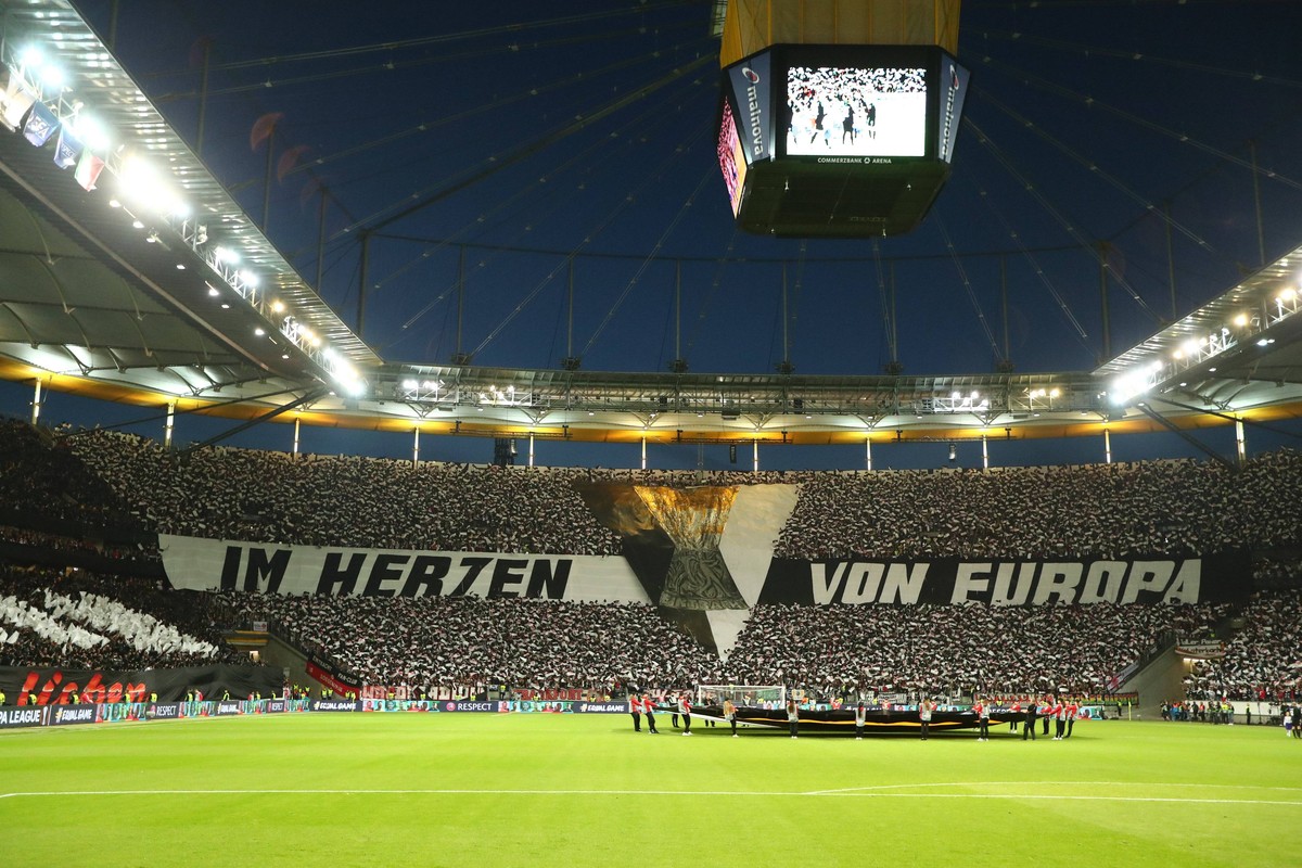 Choreo der Frankfurter Fans vor dem Spiel gegen Lissabon Eintracht Frankfurt vs Benfica Lissabon, Fussball, Europa League, 18.04.2019 Eintracht Frankfurt vs Benfica Lissabon, Fussball, Europa League, ...
