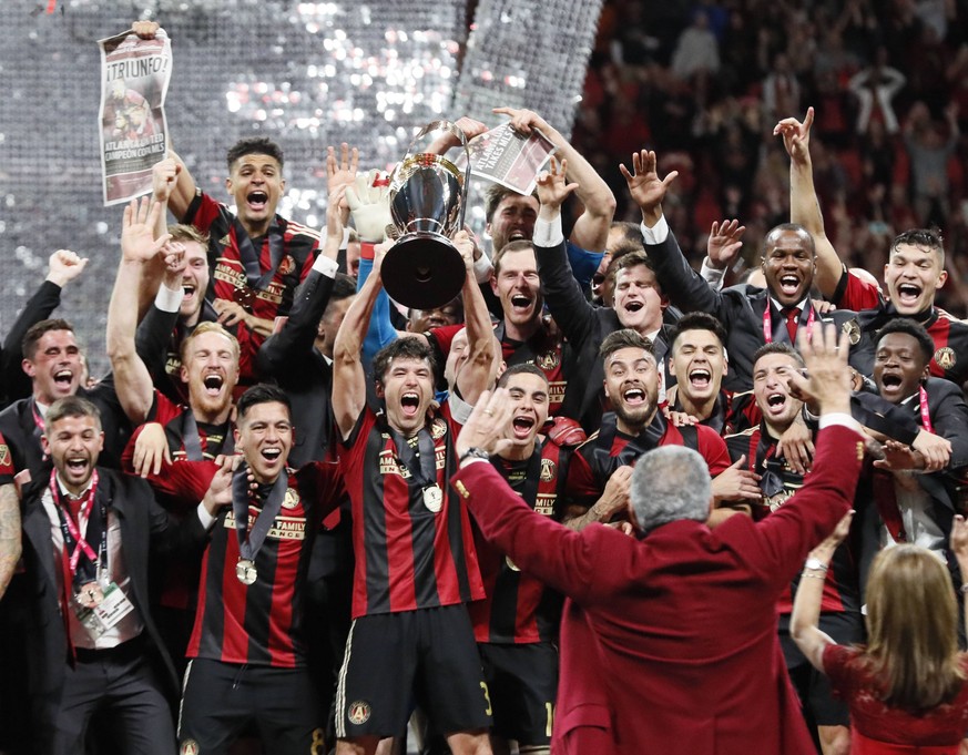 December 8, 2018 - Atlanta, GA, USA - The Atlanta United soccer team celebrates its 2-0 win for the MLS Fussball Herren USA Cup over the Portland Timbers Saturday, Dec. 8, 2018 at Mercedes-Benz Stadiu ...