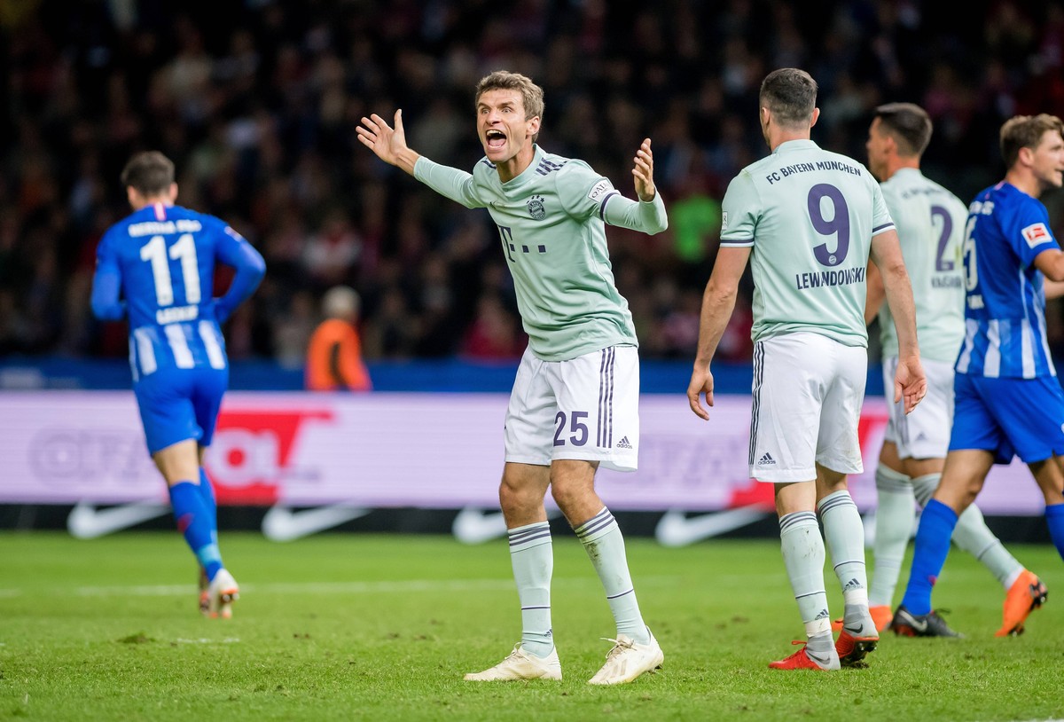 28. September 2018: Berlin, Olympiastadion: Fussball 1. Bundesliga, 6. Spieltag: Hertha BSC - FC Bayern Muenchen: Muenchens Thomas Mueller nachdenklich. *** 28 September 2018 Berlin Olympic Stadium So ...