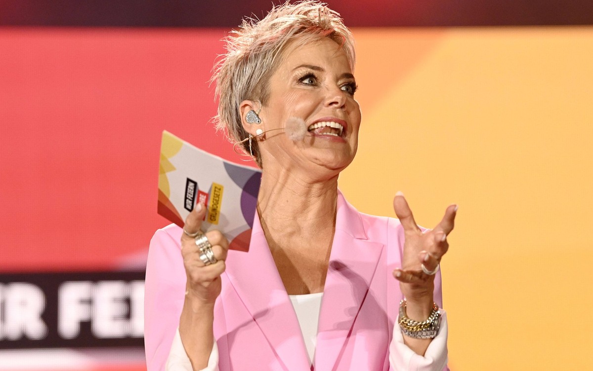 Inka Bause bei der Abschlussveranstaltung auf dem Demokratiefest zu 75 Jahren Grundgesetz auf der Bühne zwischen Kanzleramt und dem Deutschen Bundestag. Berlin, 26.05.2024 *** Inka Bause at the closin ...